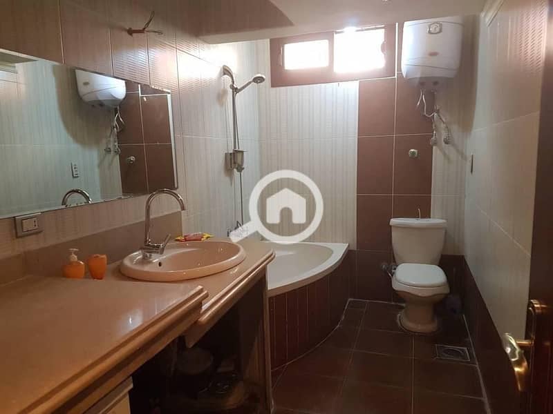 5 c06d5af8-c699-4dda-8a5d-8915fc66ec83. jpg