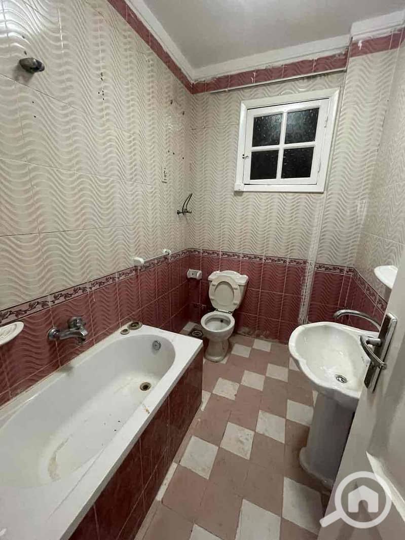 8 60d1695e-61c8-467c-8731-3f1a9a82760f. jpg