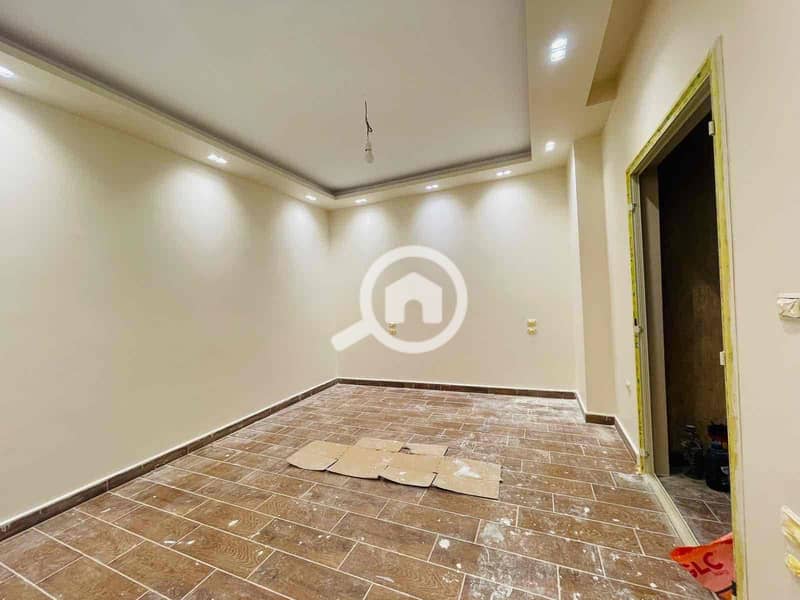 7 084272a8-05df-426a-9429-eece2e8e40ed. jpg