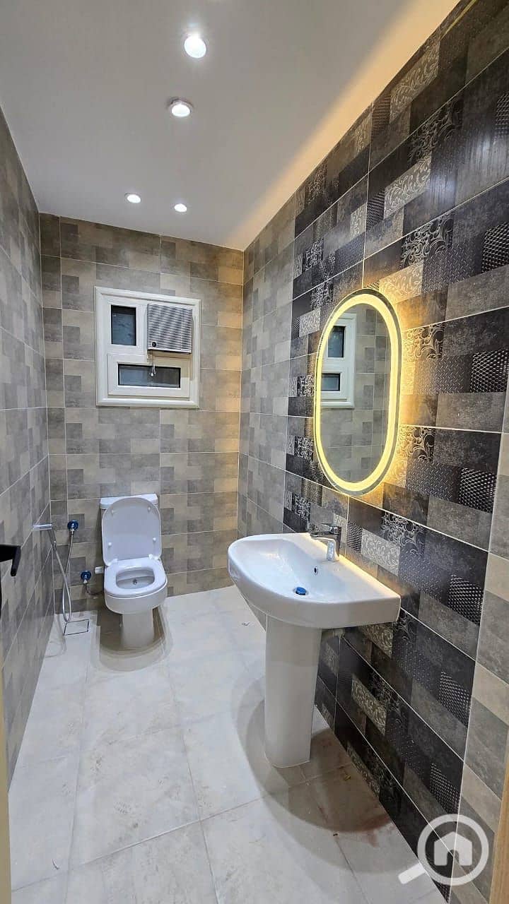 11 433a2f25-e967-45ef-8106-5f2fe50e2288. jpg