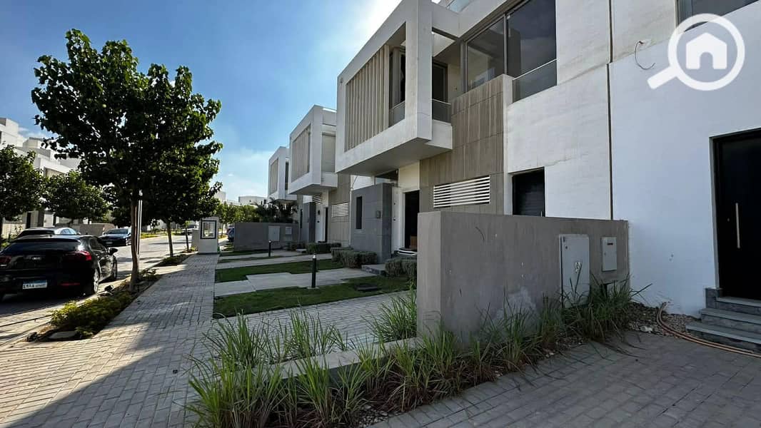 2 17e8df29-c8c7-45d1-99c5-0bf6c2b6f76d. jpg