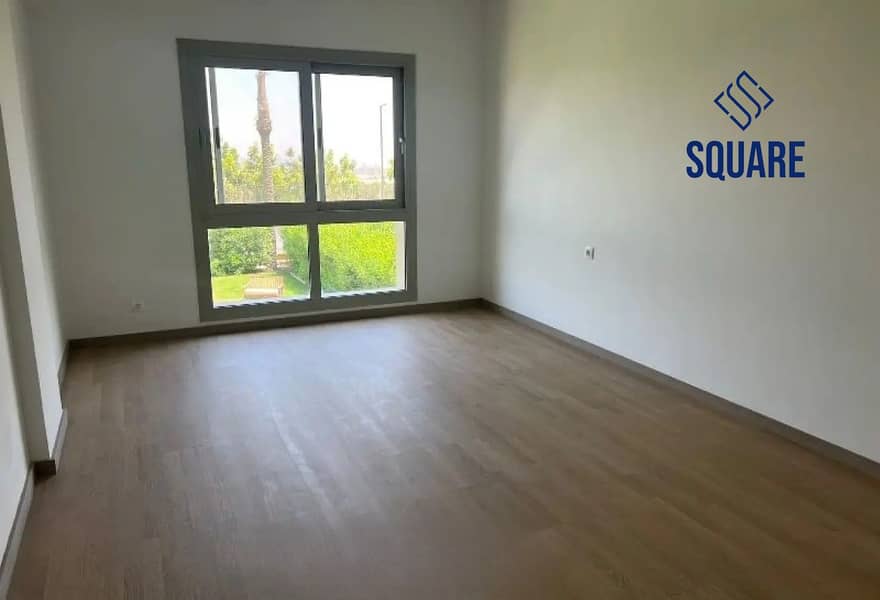 3 8415813-0aebeo. jpg