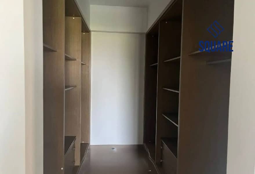 4 8415813-c656co. jpg