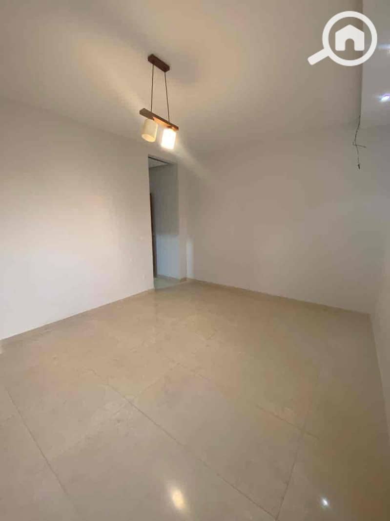 4 3a307795-66e5-4eb3-ac81-0a15376a6f16. jpg