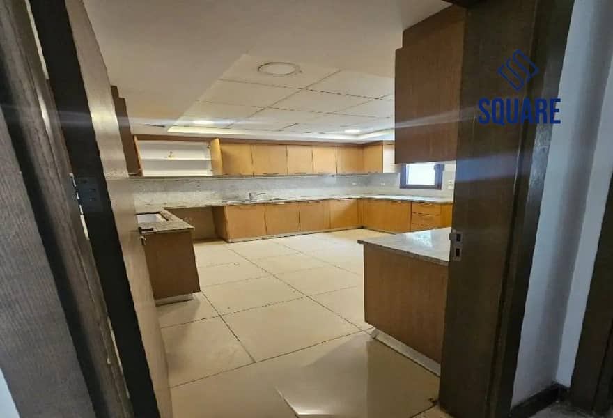 7 8401472-002d4o. jpg