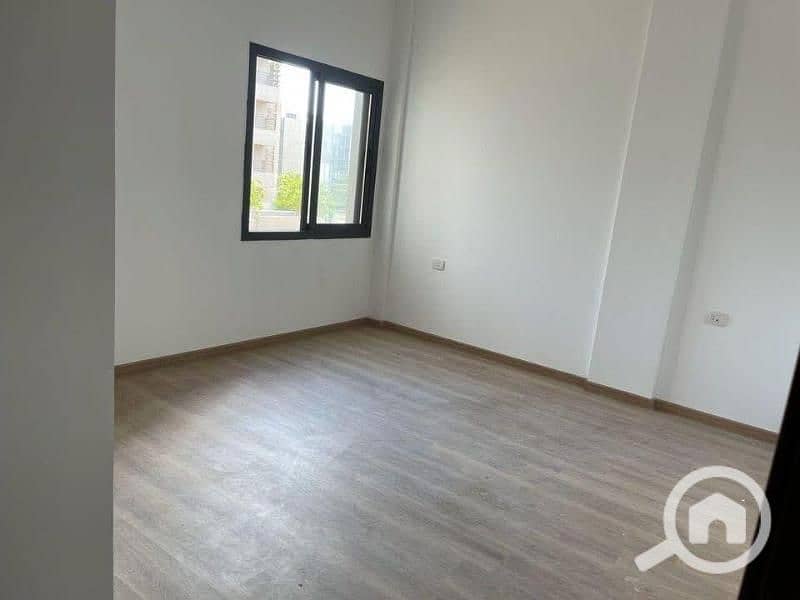 5 WhatsApp Image 2025-12-16 at 11.04. 09 PM (1). jpg