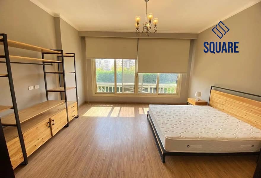 4 8358928-2b3c5o. jpg