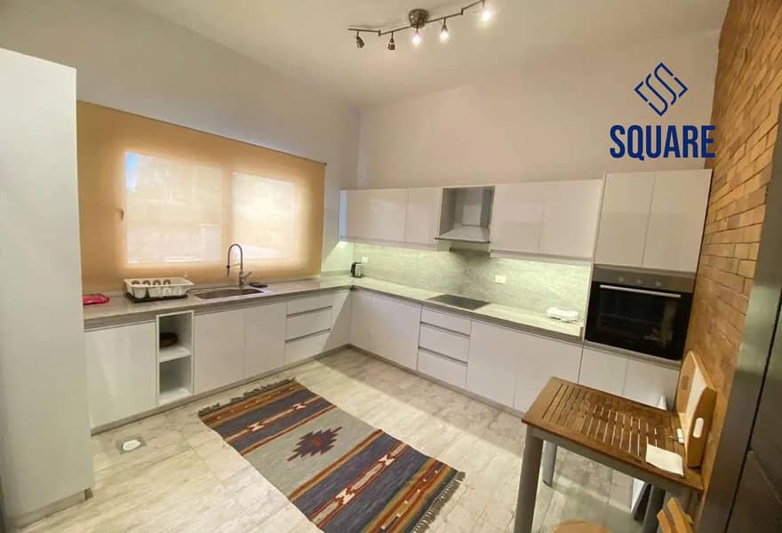 7 8358928-32b46o. jpg