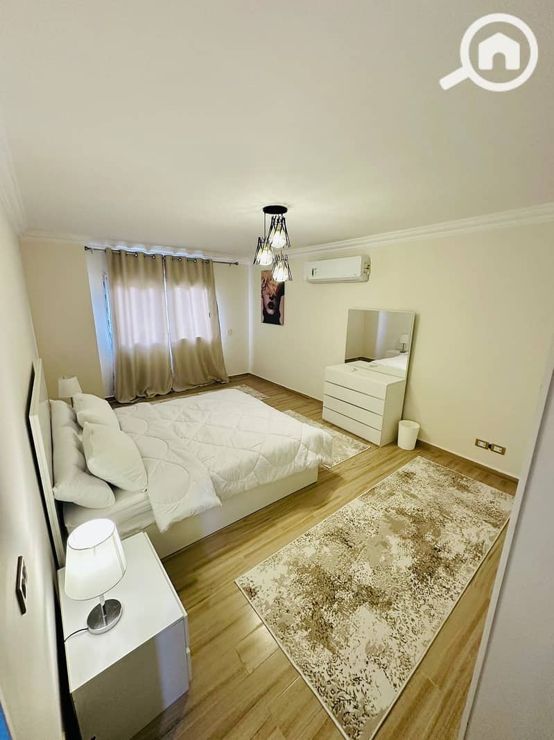 12 90903e41-cc69-4375-b581-8669f797fca3. jpeg