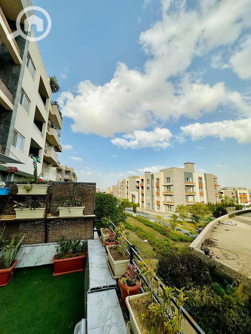 13 bfb52cbc-1669-4933-af5f-de4c6e1aa598. jpeg