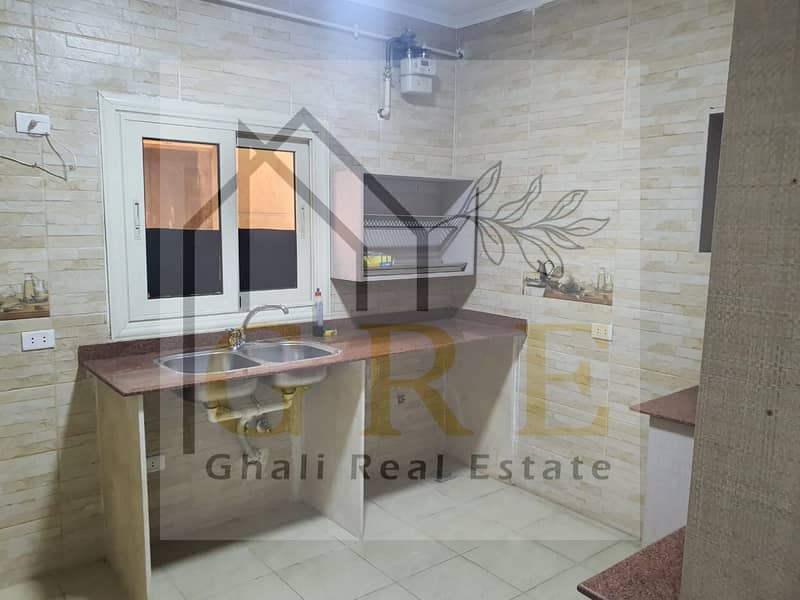 10 ab714930-7f5e-4ea6-8853-2e17eded9ec4. jpg