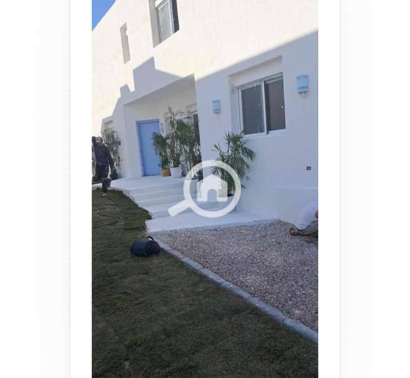 8 6878f7b6-de12-4dd8-b91a-459963185250. jpg