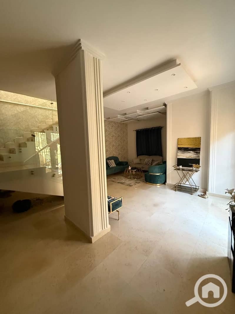 9 6c50a31b-7cf0-4a08-bf2b-ab0ecc4c5509. jpeg