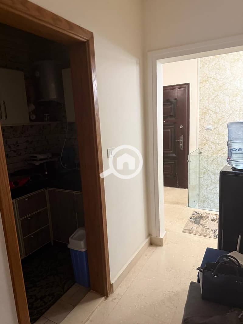 33 9473f8aa-8a54-43a2-8a76-eeb5d717dbbd. jpeg