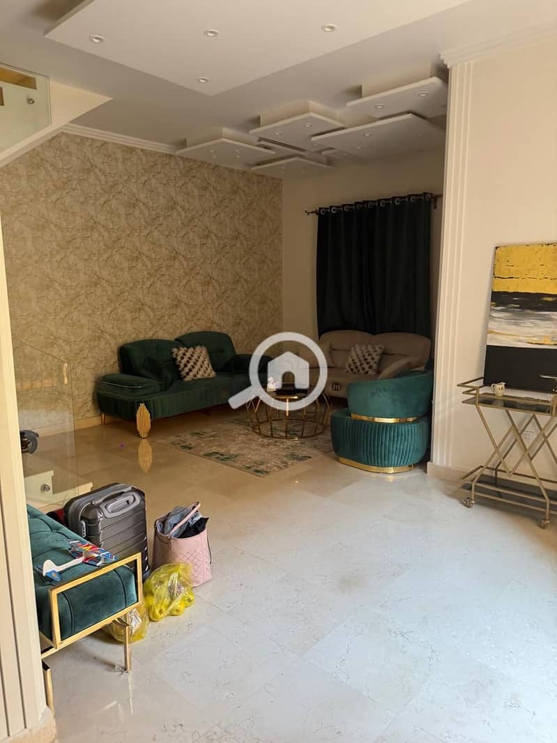 74 c23e5231-800c-48c9-b983-34a869540502. jpeg