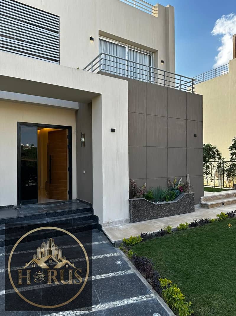 8 44e7b5c8-556c-40d8-9866-71602fe04fa0. jpg