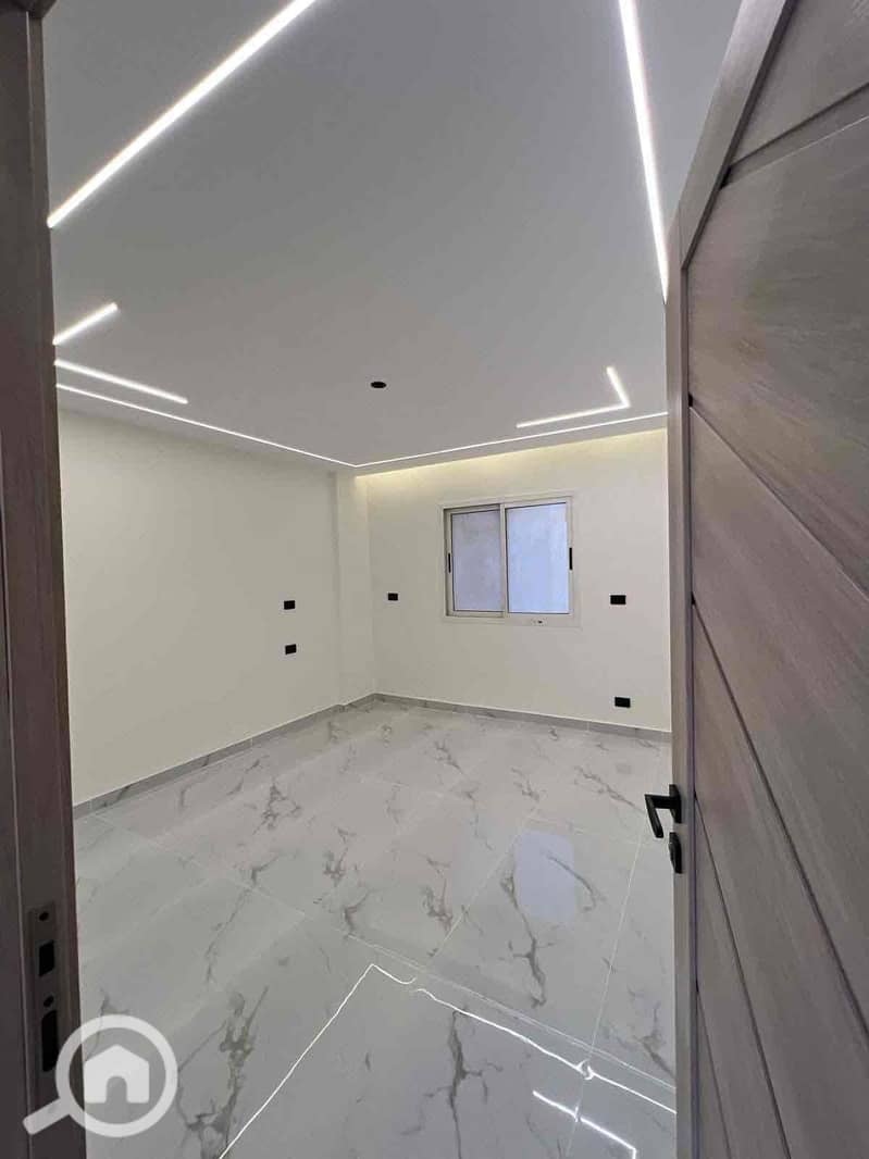 2 8d4a9469-ed35-469c-8bc6-0200449f2d22. jpg