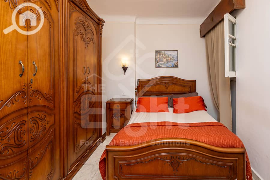 7 (7) IMG_5985-Edit. jpg