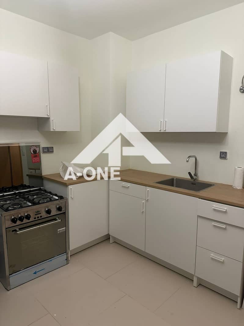 4 c159da00-8654-44a0-8c79-998c7799d32a. jpg