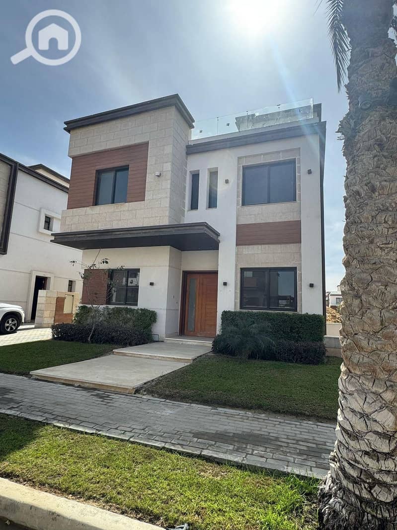 8 2fb978e4-64e5-4e7a-b5df-bae9fd5d5fa5. jpeg