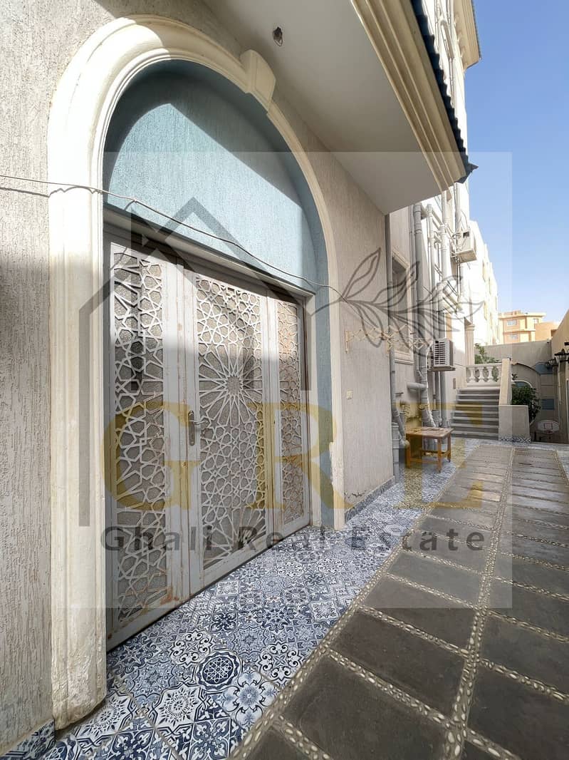 8 6c973299-6e06-4803-9cdf-be47c7b1055a. jpg