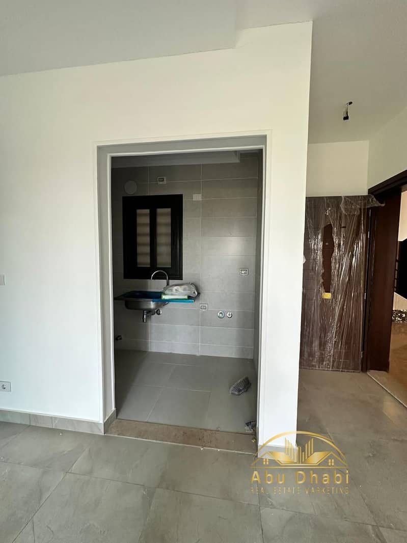 5 c30e48f5-3c9a-41da-b243-2cf5635ecc0f. jpg