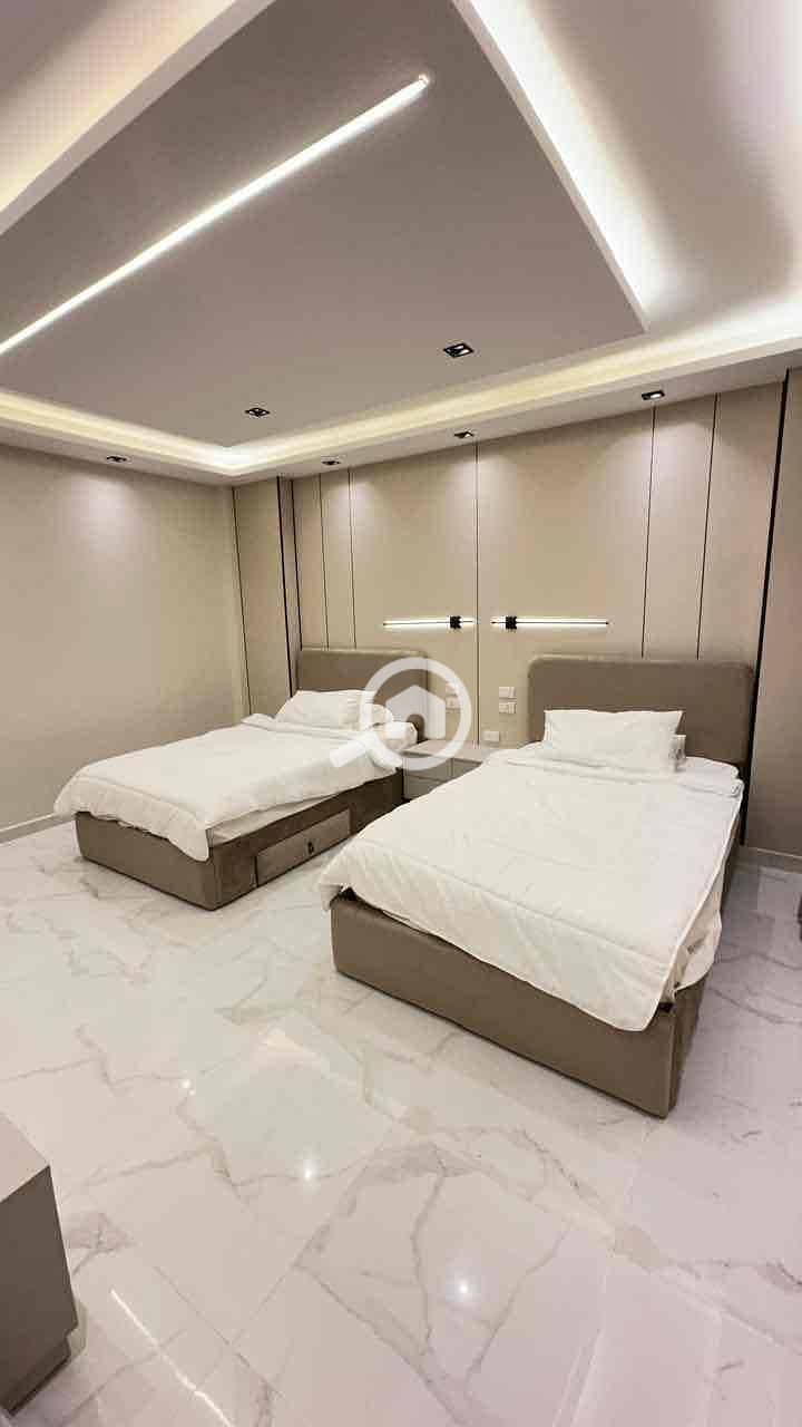 19 80b8a360-f5d9-4244-b57d-fd6315f414ec. jpg