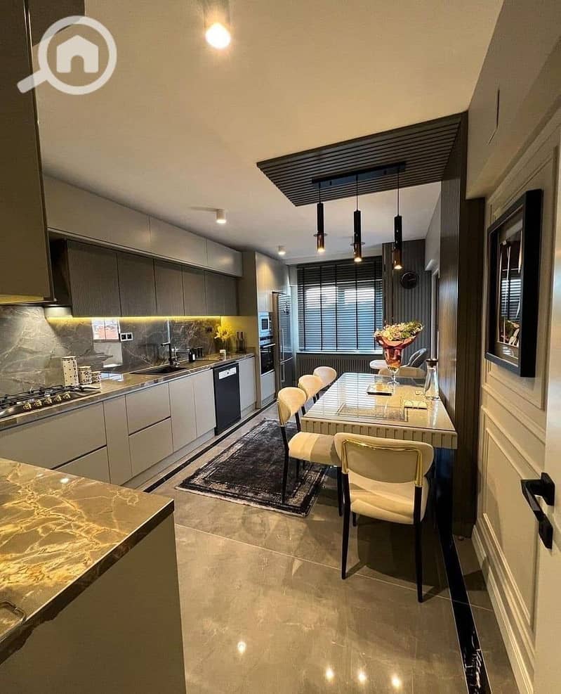 2 d2ab230b-164e-458a-8c43-78ce45a69dd7. jpg