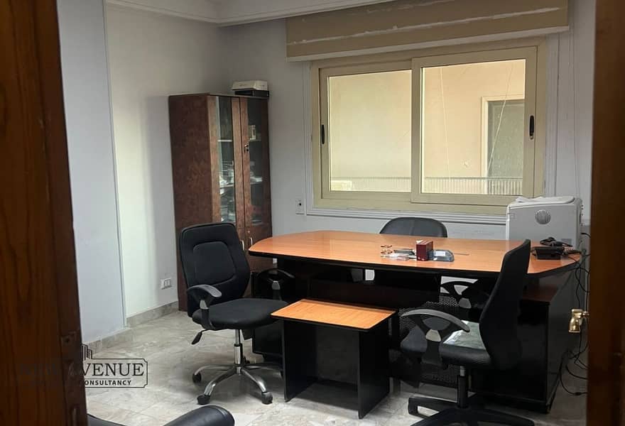 2 265b18c7-5c0d-42c1-8d8c-56ebf2e9bea2. jpg