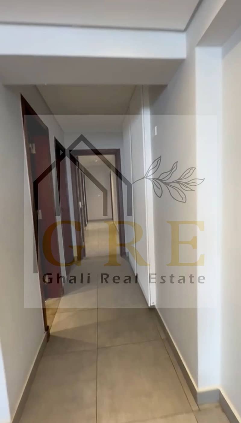 15 d0ae7db9-75c2-4618-93b0-8aa247e10d03. jpg