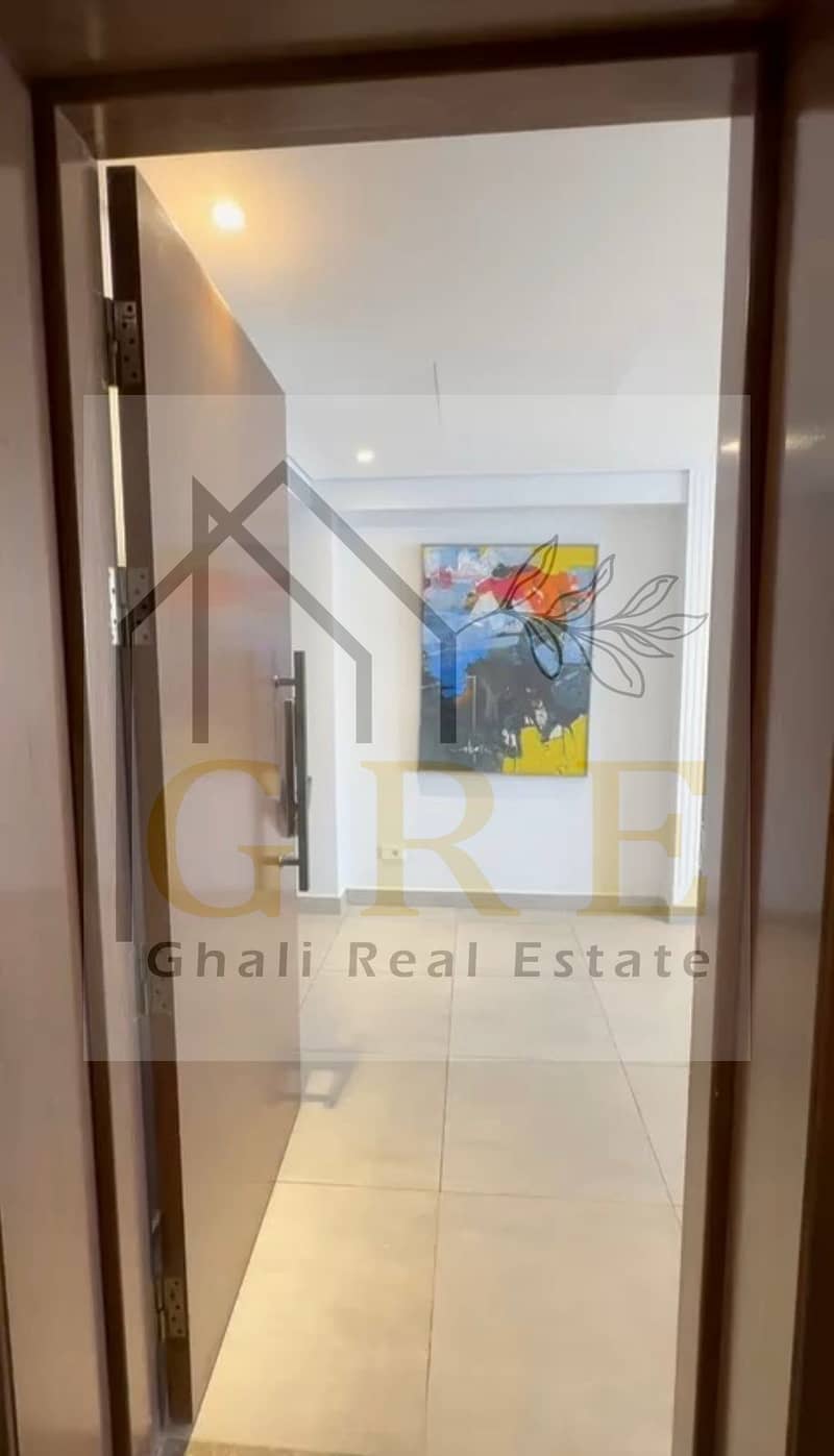 18 e8e1029f-20c5-4960-b75b-62845e88a573. jpg