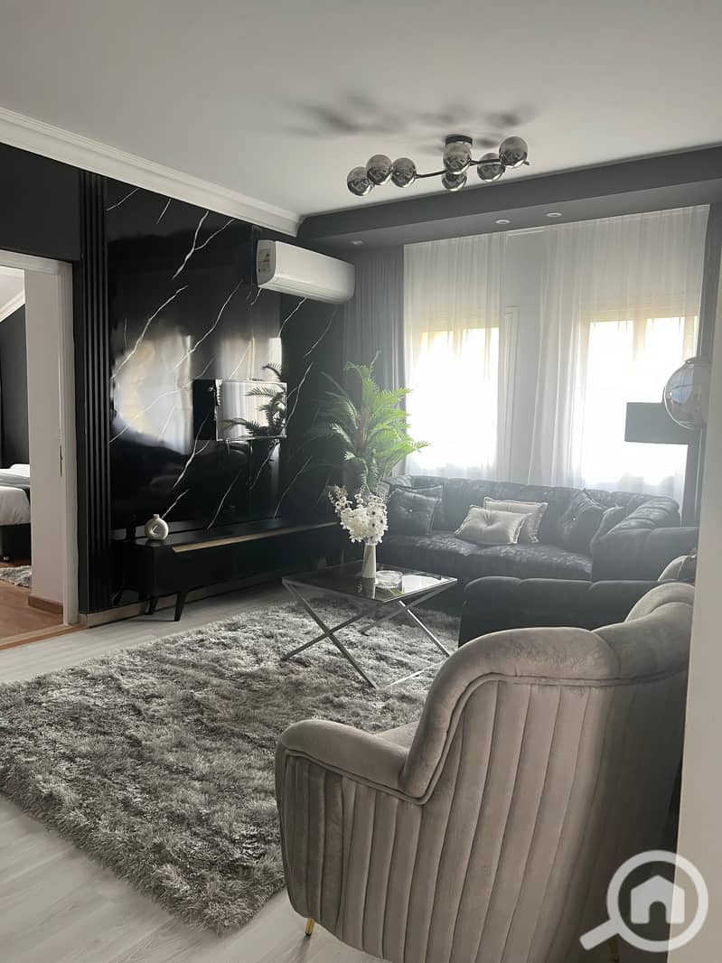 2 90666e49-8e37-47d6-8ef5-ba288194a4f4. jpeg