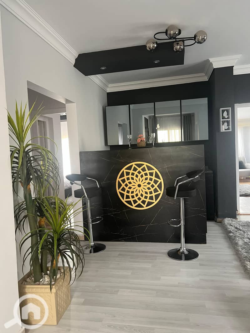 4 c9535f83-fcbe-4e8f-b6a0-d6196f4f04a9. jpeg