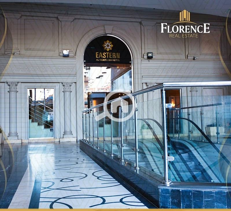 12 8f764dd8-cc7d-4674-b90f-93f71c0e1be5. jpg