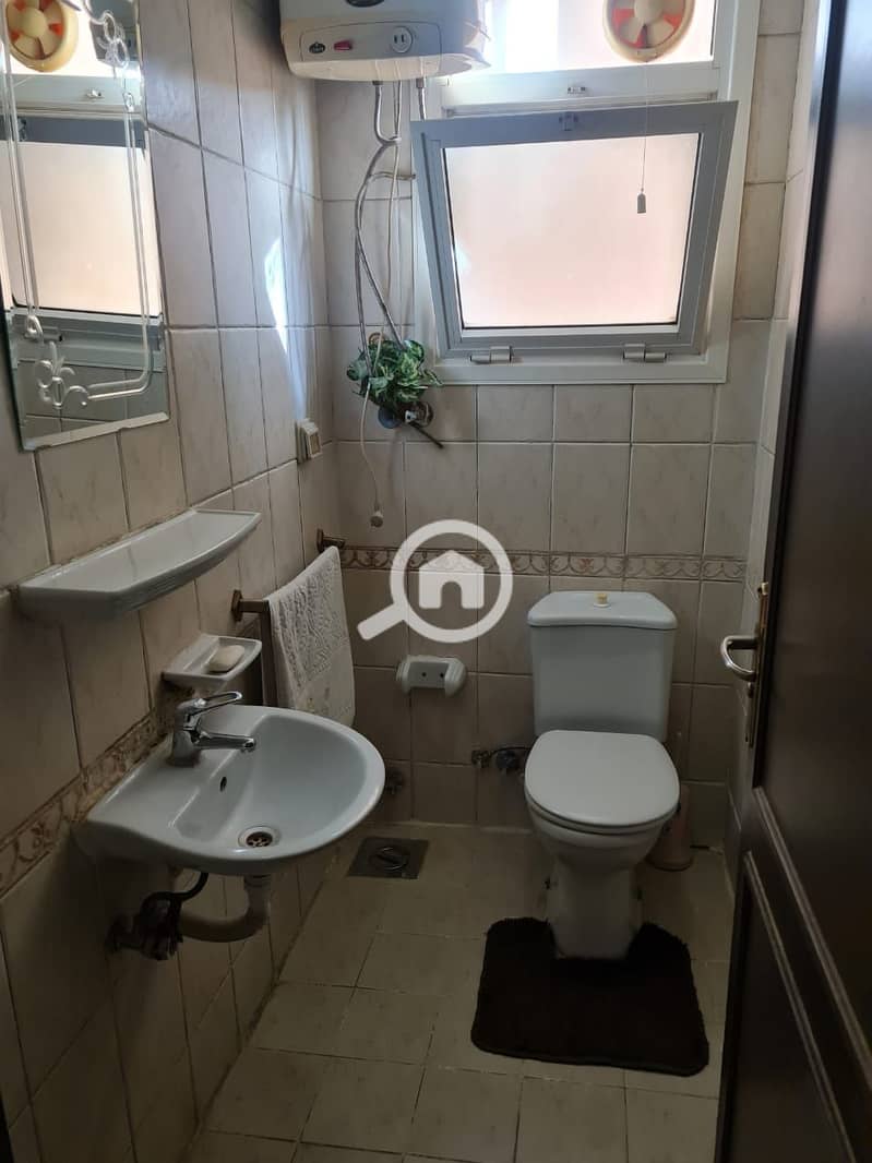 9 945db084-bda7-42b5-b86b-b60c153ad6af. jpeg