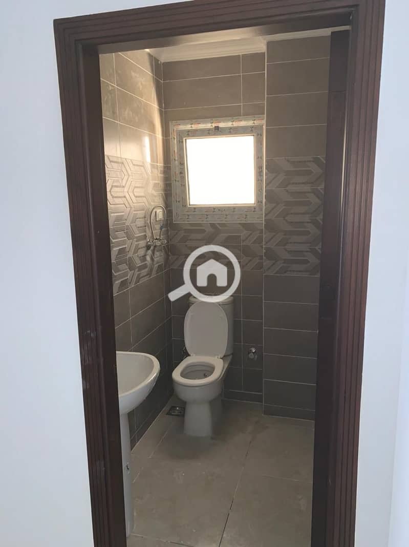 8 f8b7dbe3-5277-48f3-a354-575b10564ac2. jpeg