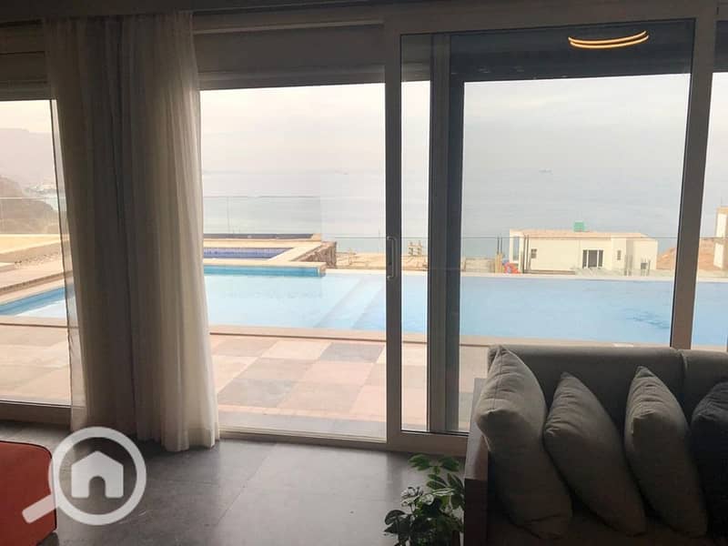 9 69978528_10216838281123247_387378837186412544_n. jpg