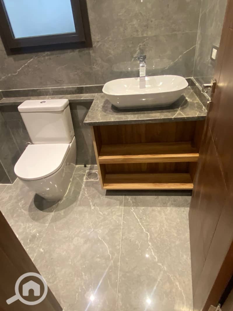 18 d8c14672-7910-43c1-82bb-244179010c4d. jpeg