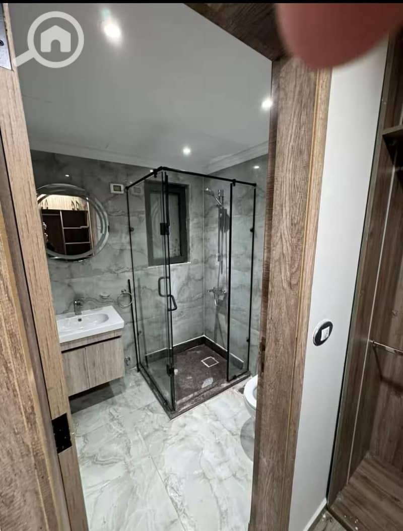 4 015e7319-48cf-48c7-9b8b-9de571d1abe7. jpg