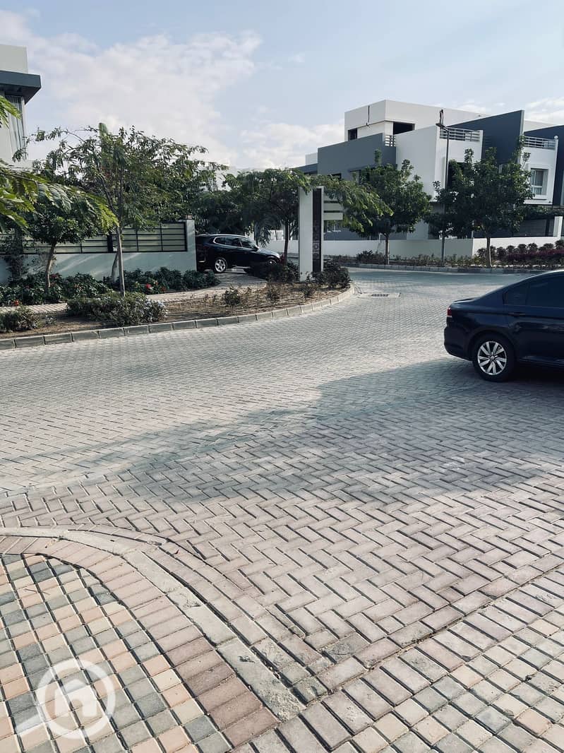 b7487bbe-135c-4efa-9749-015e1829a5a7. jpg b7487bbe-135c-4efa-9749-015e1829a5a7. jpg