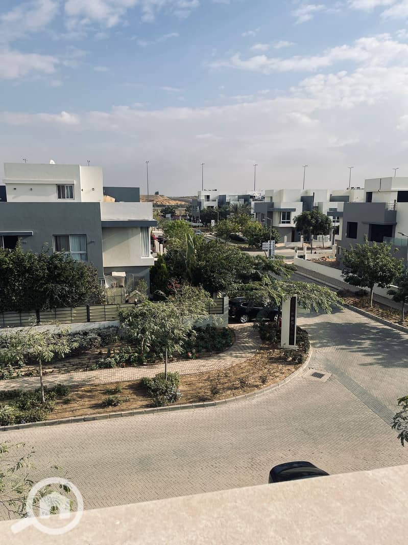 4 7d2e595d-75eb-4ed6-87cc-d53d0dd4470a. jpg