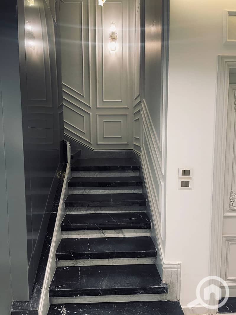 17 443494f2-baa8-4718-bed1-7d3aea903b78. jpg