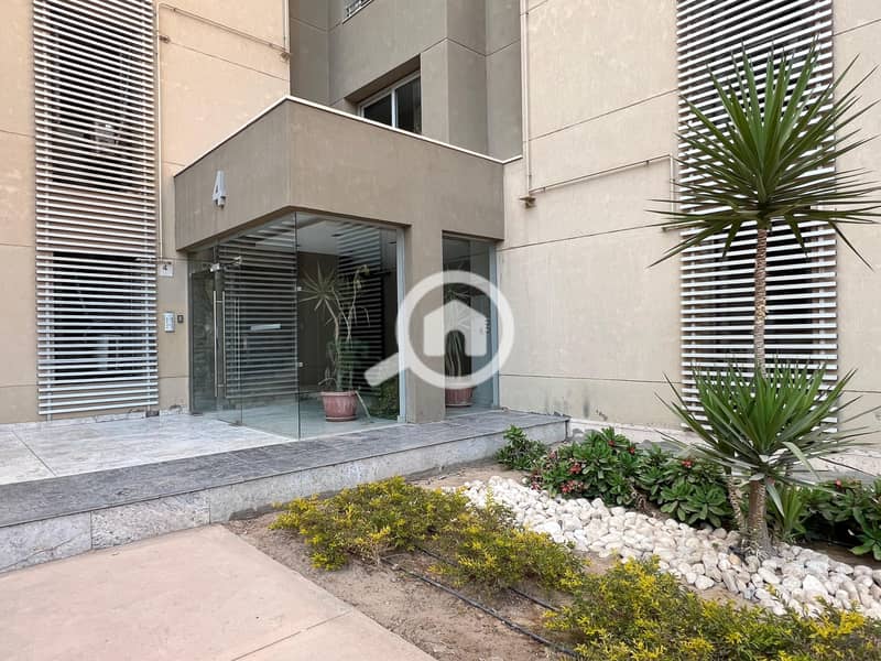 4 4da93ada-5ab9-4031-a996-6d5c0404e9c7. jpg