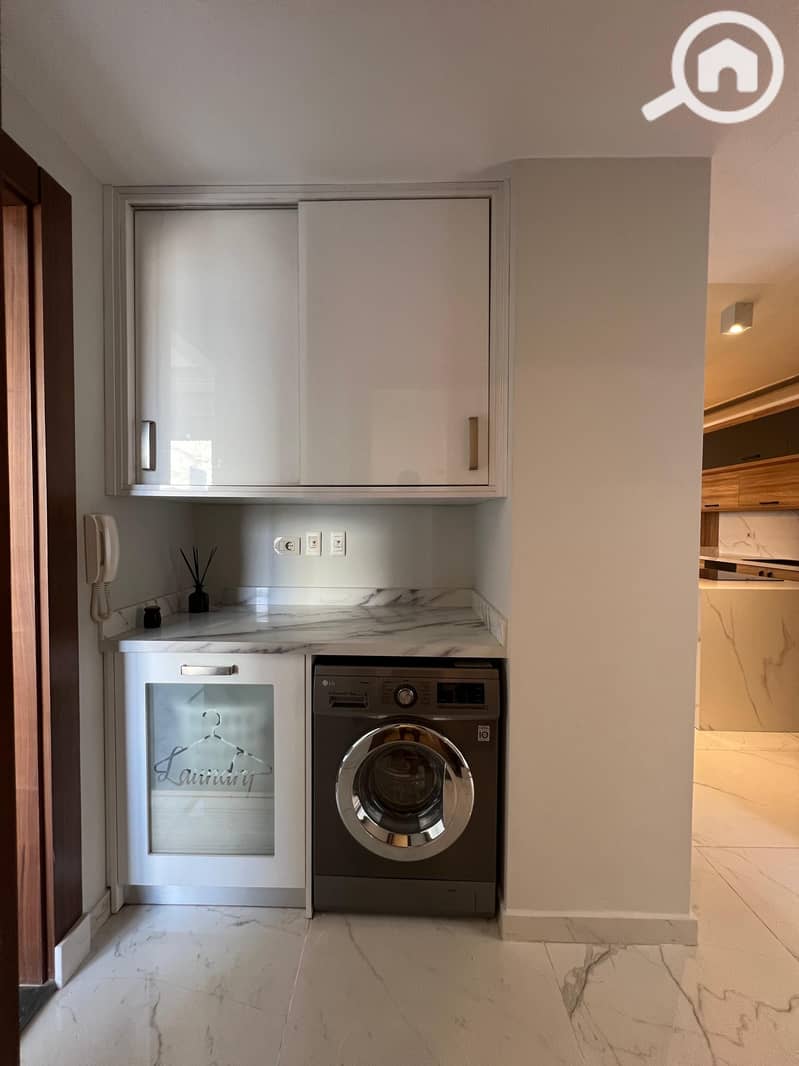 10 166f3339-8d9d-4b9f-9246-c07bc30985a6. jpg