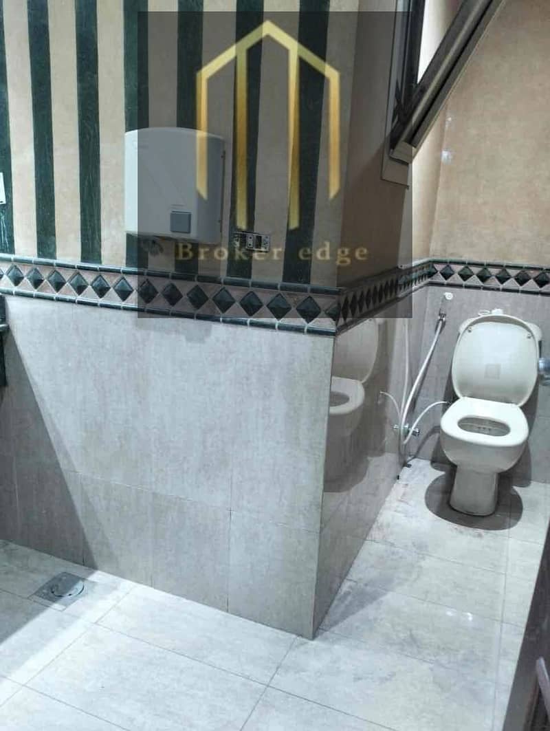 2 b99d43c2-065d-4fce-b70e-101e9e96a8b8. jpg