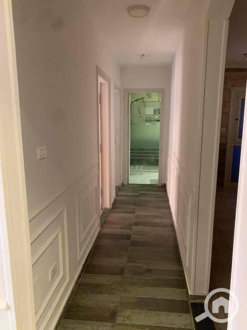 2 ee2c3e1a-9813-44b7-8afc-0860d2b28766. jpg