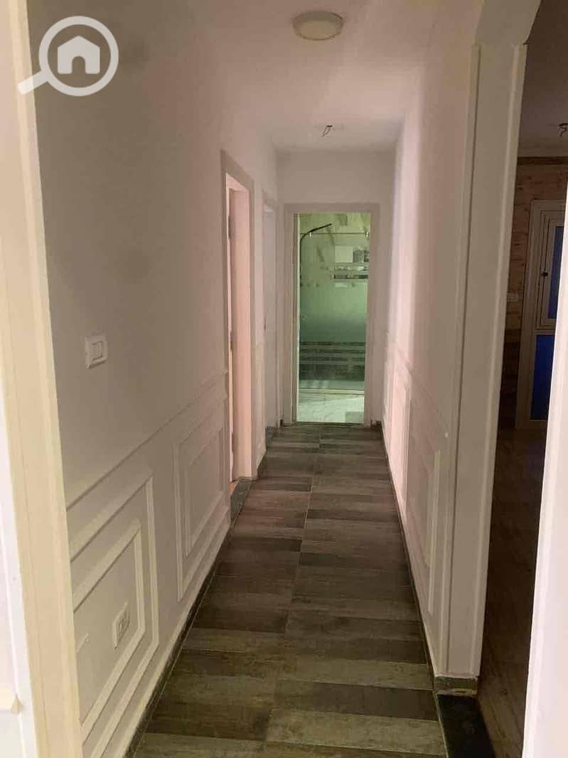 9 ee2c3e1a-9813-44b7-8afc-0860d2b28766. jpg