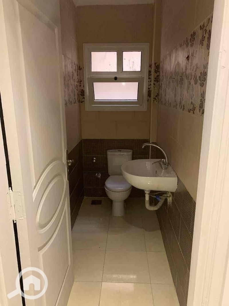 10 806d9a8a-be0e-495a-9bbe-3084659dfde5. jpg