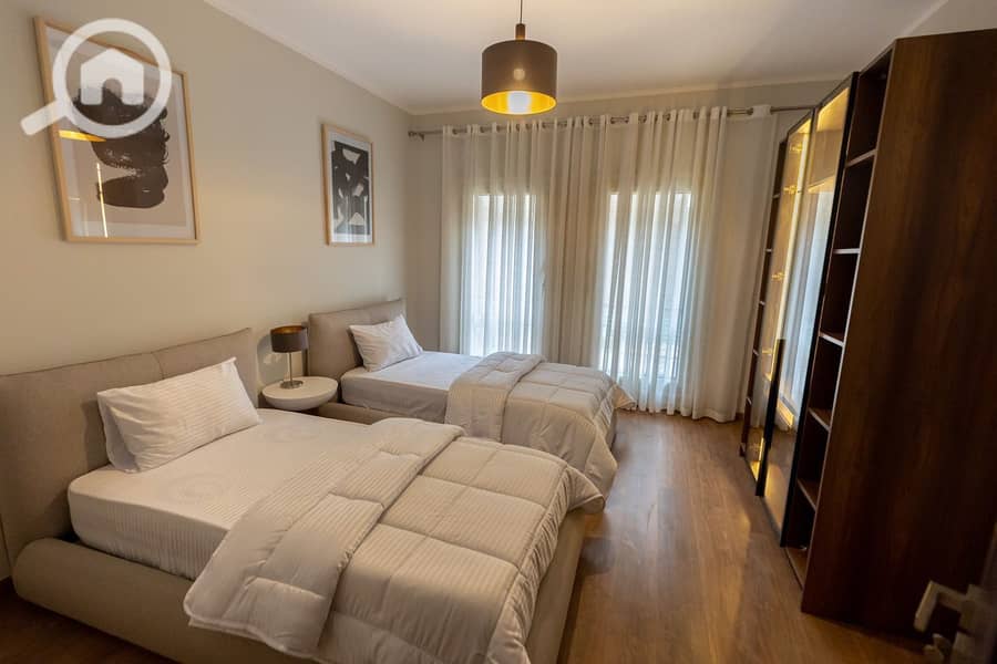 7 475783496_1284636512588767_5592302837296511613_n. jpg