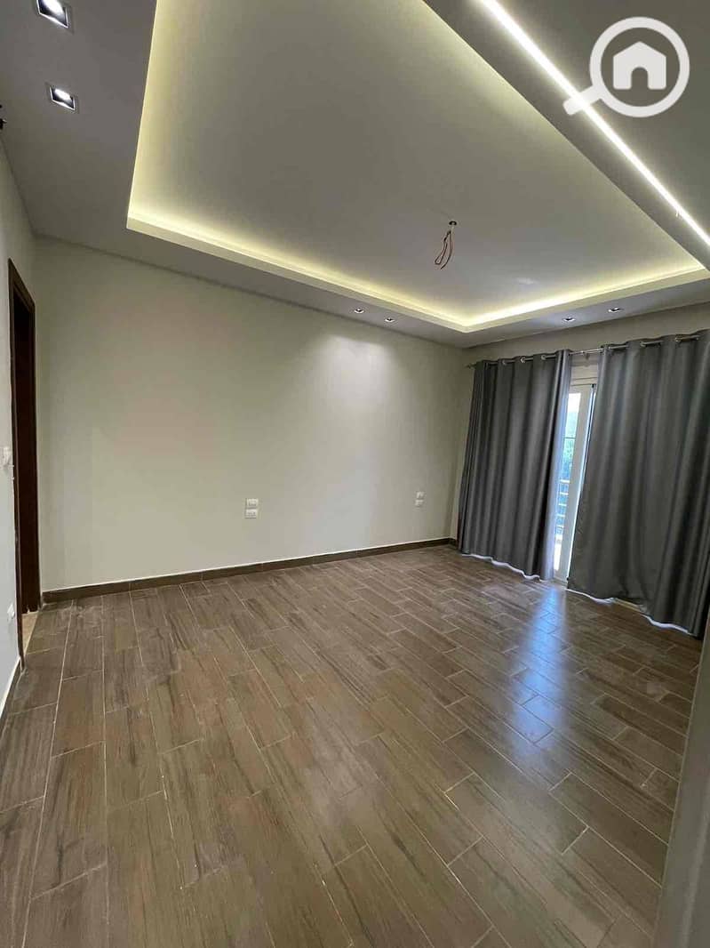 4 ddc5c798-81c6-4a57-b4b6-564d9b20a437. jpg